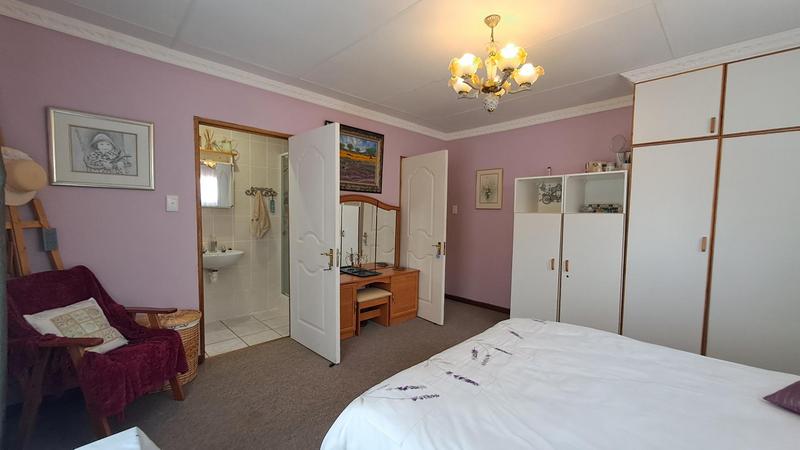 3 Bedroom Property for Sale in Stilbaai Wes Western Cape